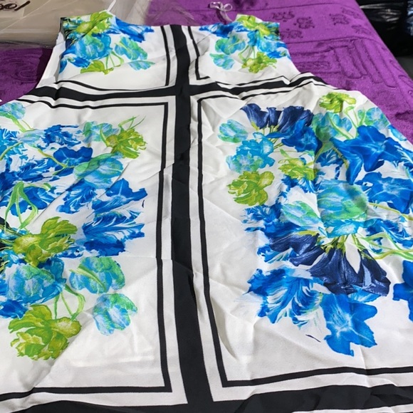 CeCe Women's Blue Tile Bloom Shark Bite Hem Chiffon Blouse - Picture 2 of 5